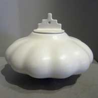 White melon pot with a lid