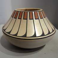 Feather design on a polychrome jar