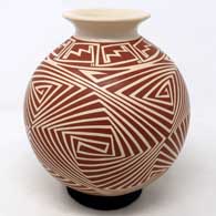 Red on buff jar with geometric design
 by Rodrigo Perez of Mata Ortiz and Casas Grandes