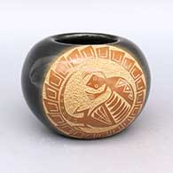 Small black and red jar with sgraffito lizard and geometric design
 by Mae Tapia of Santa Clara