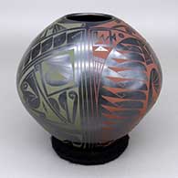 Polychrome jar with a geometric design
 by Jesus Lozano of Mata Ortiz and Casas Grandes