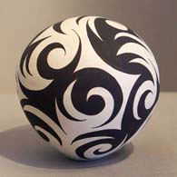 A black-on-white Eric Lewis seedpot