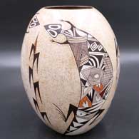 Polychrome jar with 2-panel lizard, corn plant and geometric design
 by Sylvia Naha of Hopi