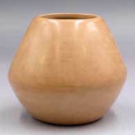 Polished buff jar
 by Elston Yepa of Jemez